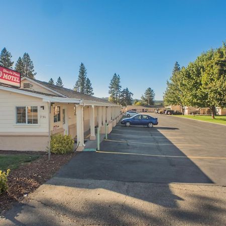 Shasta Pines Motel & Suites Burney 외부 사진