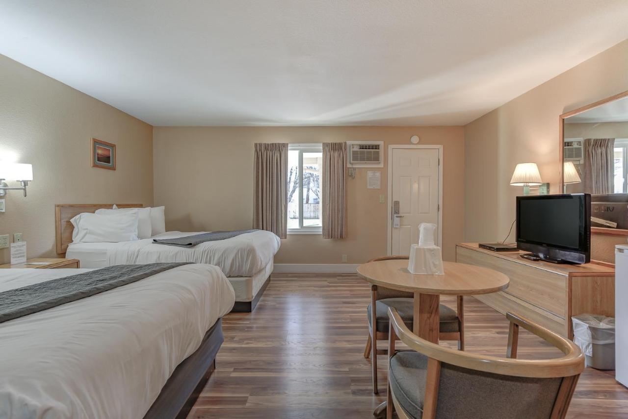 Shasta Pines Motel & Suites Burney 외부 사진