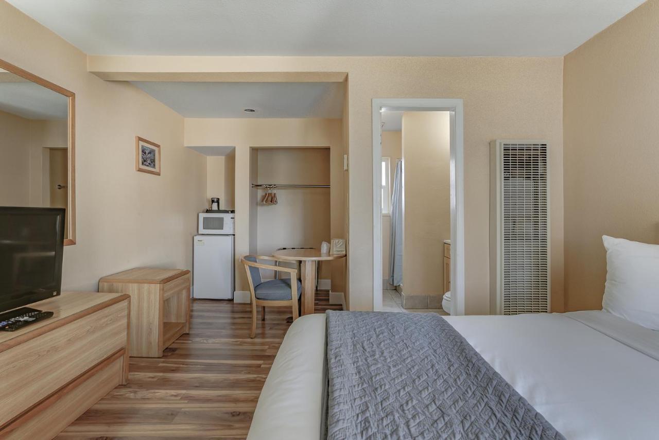 Shasta Pines Motel & Suites Burney 외부 사진