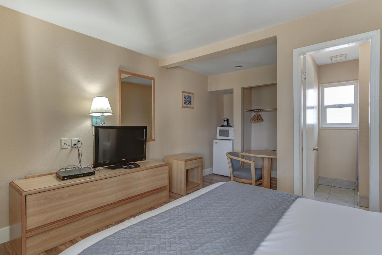 Shasta Pines Motel & Suites Burney 외부 사진