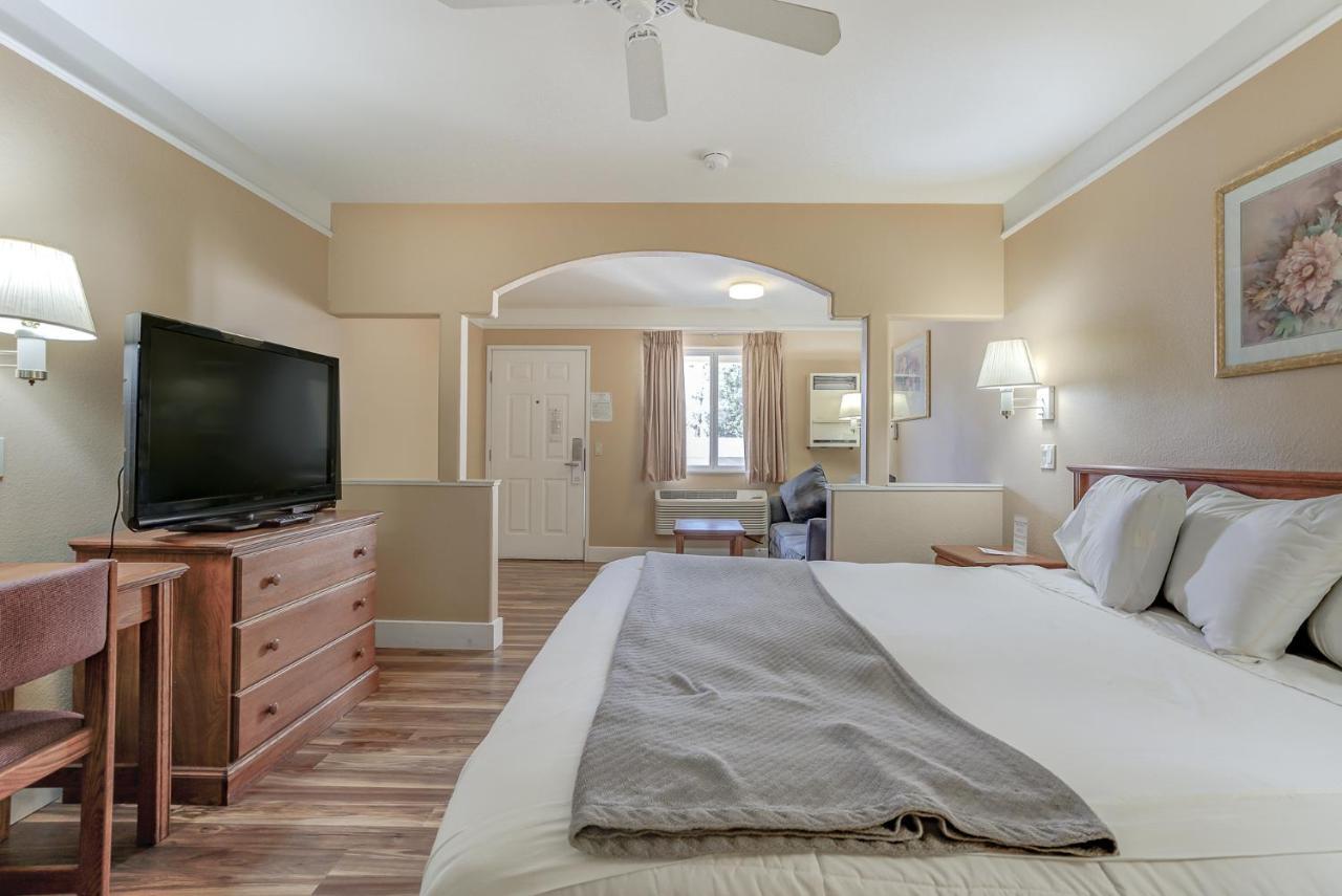 Shasta Pines Motel & Suites Burney 외부 사진