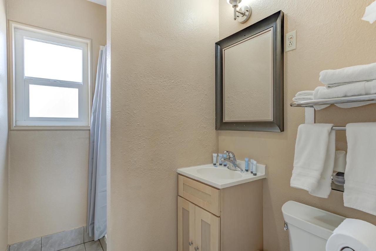 Shasta Pines Motel & Suites Burney 외부 사진