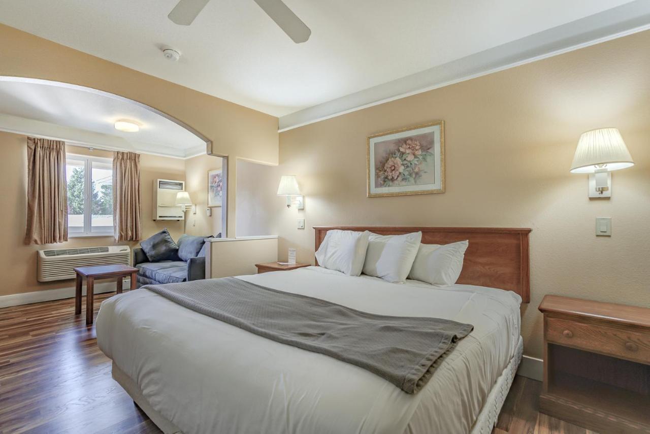 Shasta Pines Motel & Suites Burney 외부 사진
