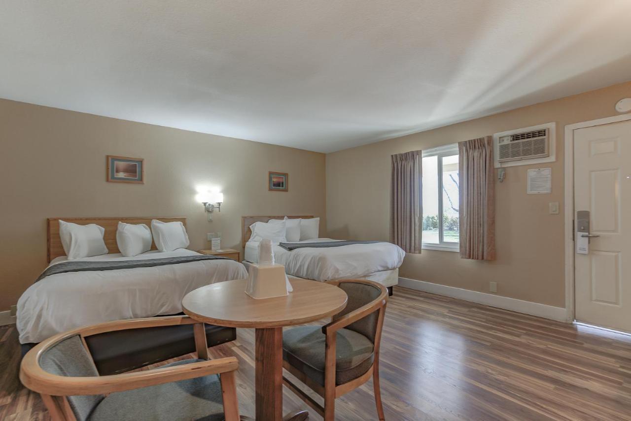 Shasta Pines Motel & Suites Burney 외부 사진