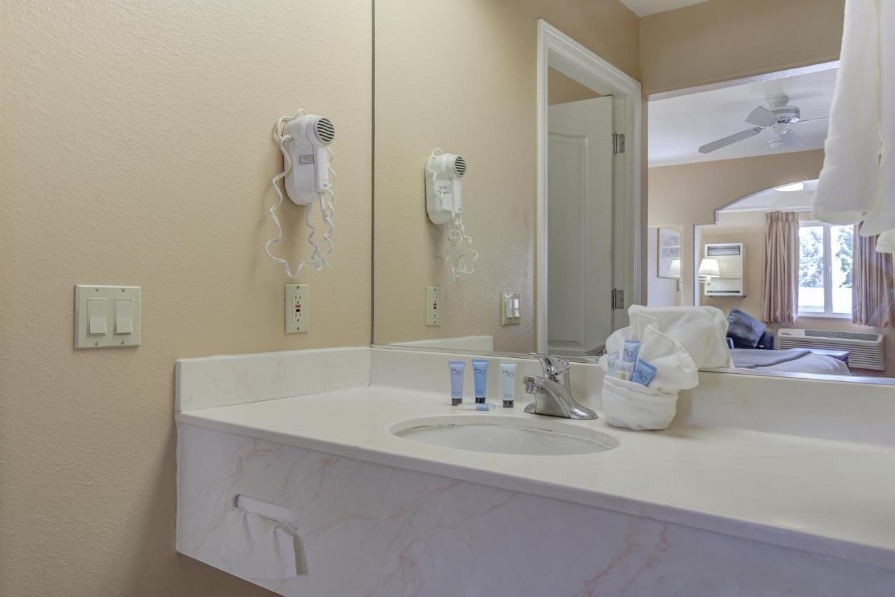 Shasta Pines Motel & Suites Burney 외부 사진