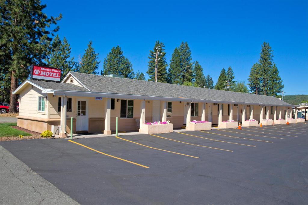 Shasta Pines Motel & Suites Burney 외부 사진