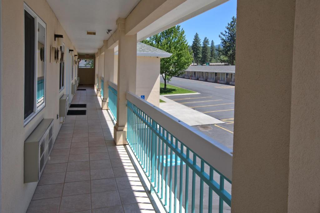 Shasta Pines Motel & Suites Burney 외부 사진