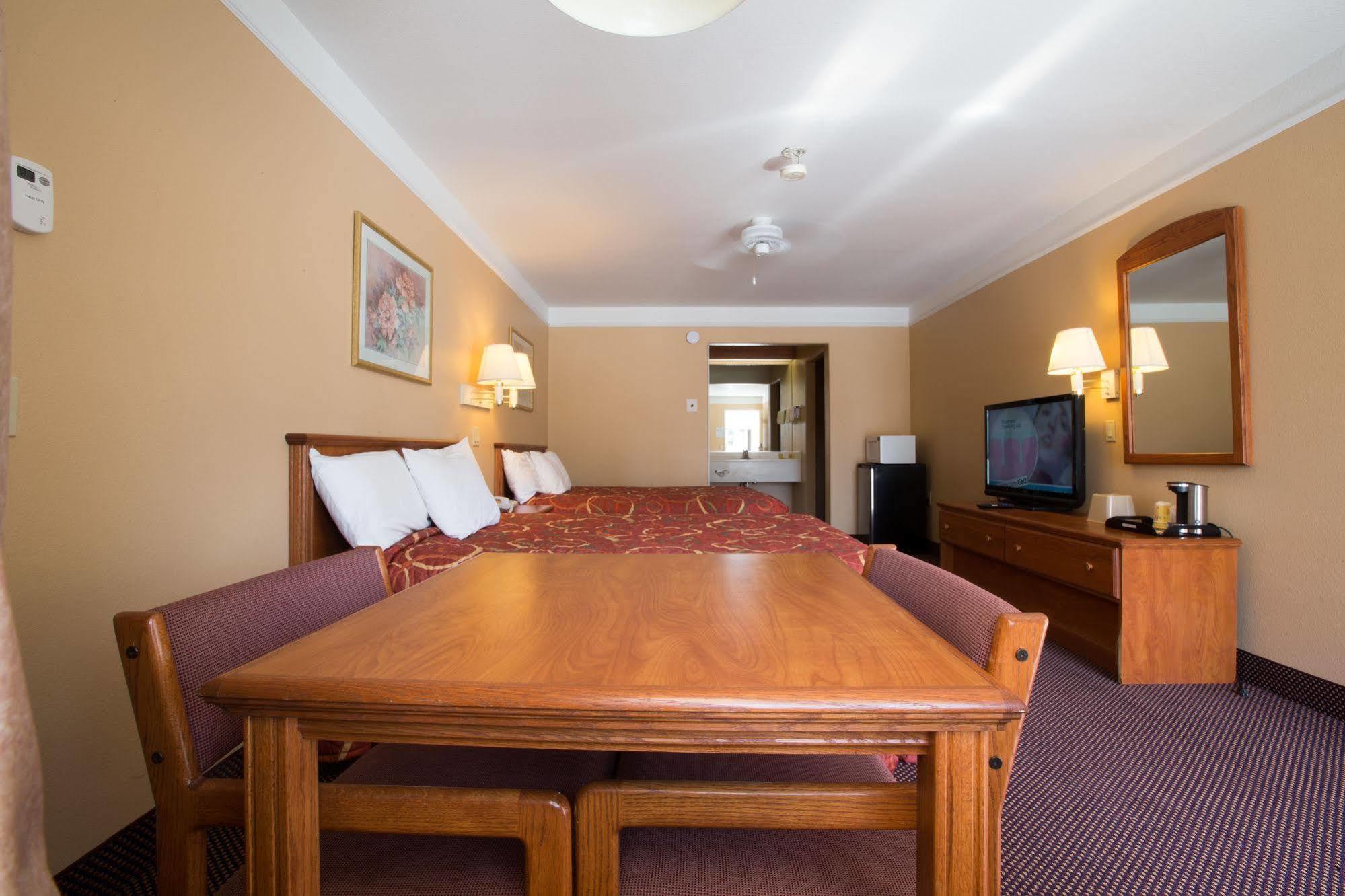 Shasta Pines Motel & Suites Burney 외부 사진