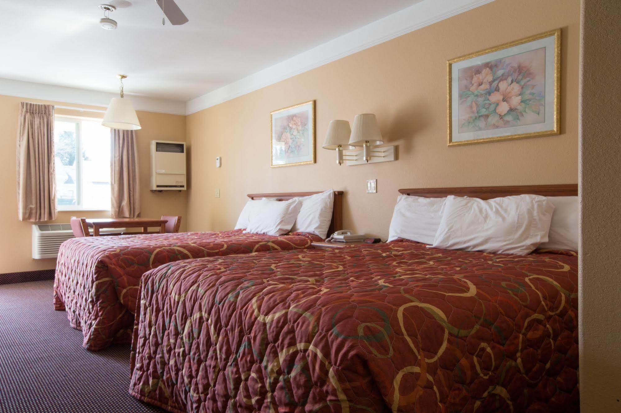 Shasta Pines Motel & Suites Burney 외부 사진