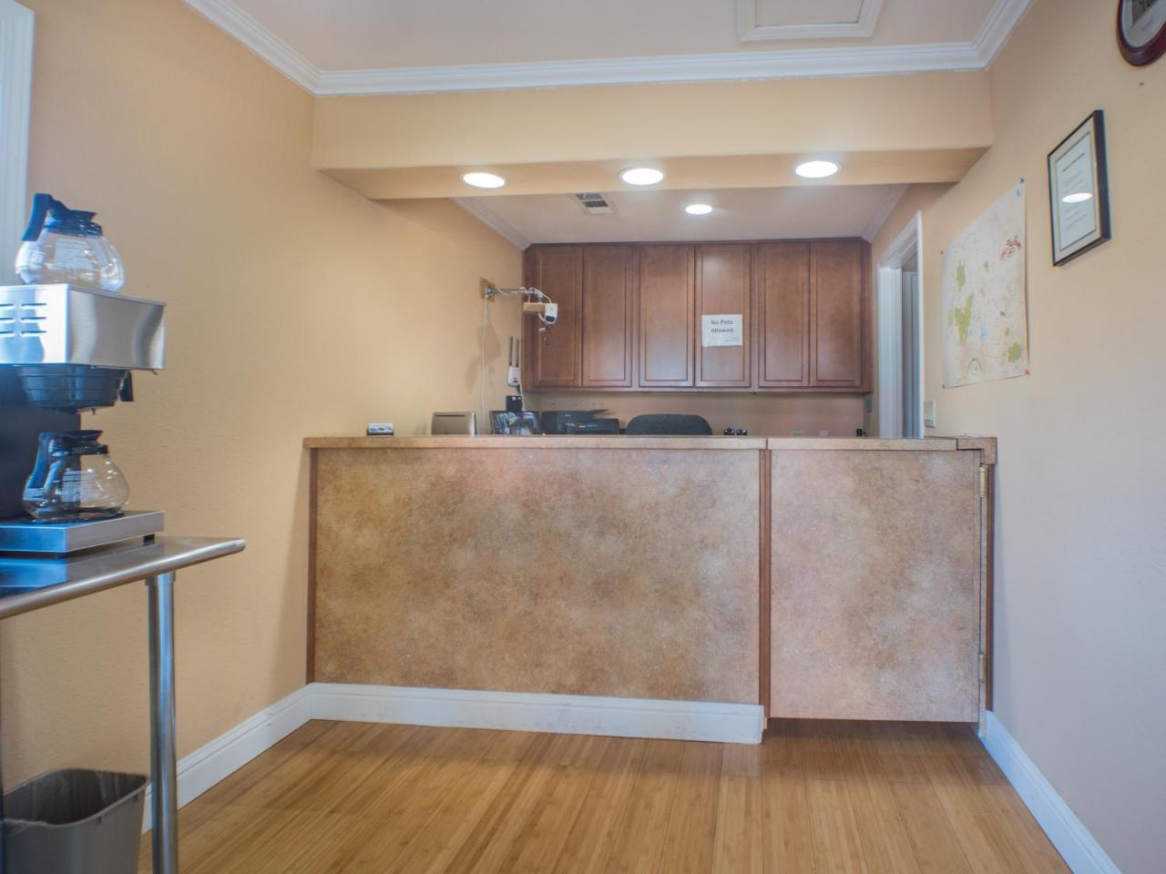 Shasta Pines Motel & Suites Burney 외부 사진